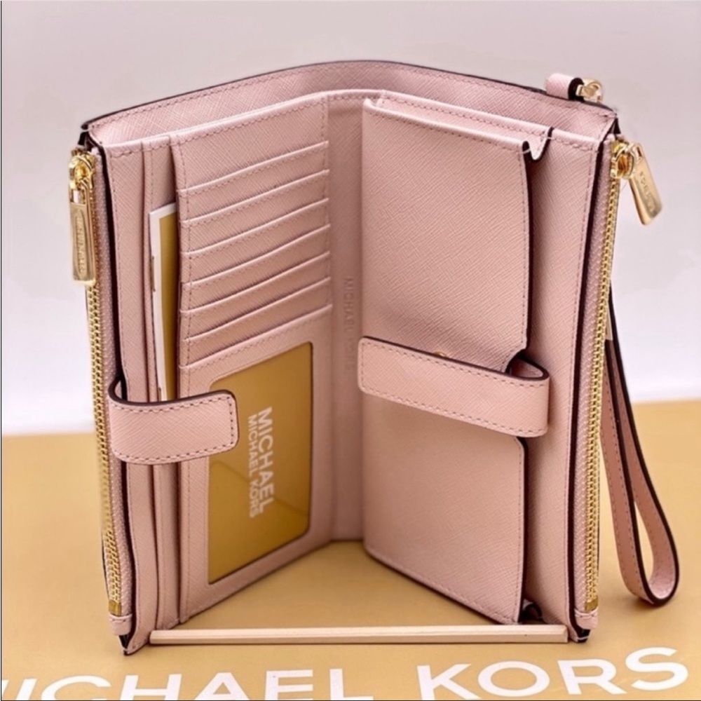 Michael Kors Double Zip Wallet
Wristlet Pink - Picture 5 of 11
